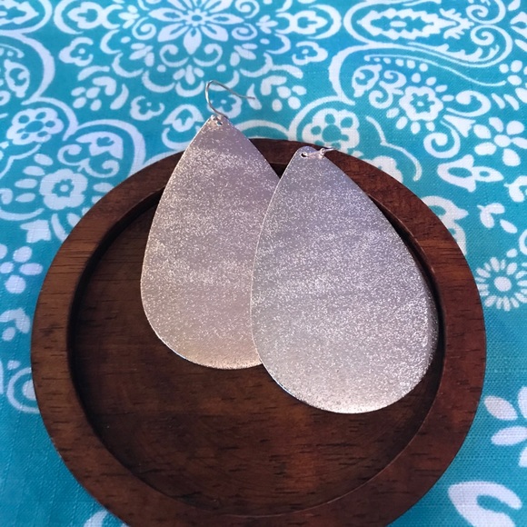 HP! NEW!💙💎ROSE💗GOLD💛EARRINGS BUNDLE!💎💙ALL 4! - Picture 4 of 8